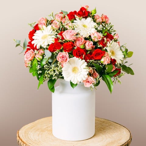 Corazón Puro: Rosas Spray y Mini Gerberas Corazón Puro: Rosas Spray y Mini Gerberas