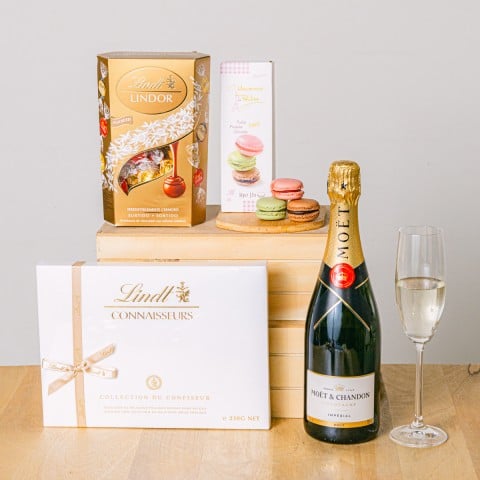 Deliciously Sweet: Selección de Chocolates y Champagne Deliciously Sweet: Selección de Chocolates y Champagne
