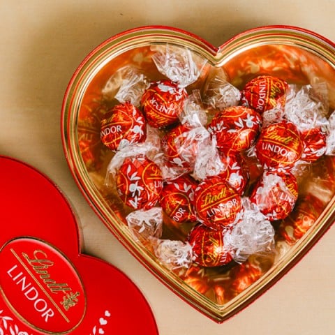 Sweet Treasure: Variedad de Chocolates Lindt highlight Sweet Treasure: Variedad de Chocolates Lindt highlight